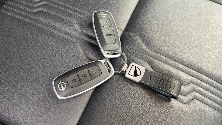 Nissan Juke 1.0 DiG-T 114 Tekna 5dr DCT Petrol Hatchback